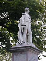Statue du Mar�chal Lannes