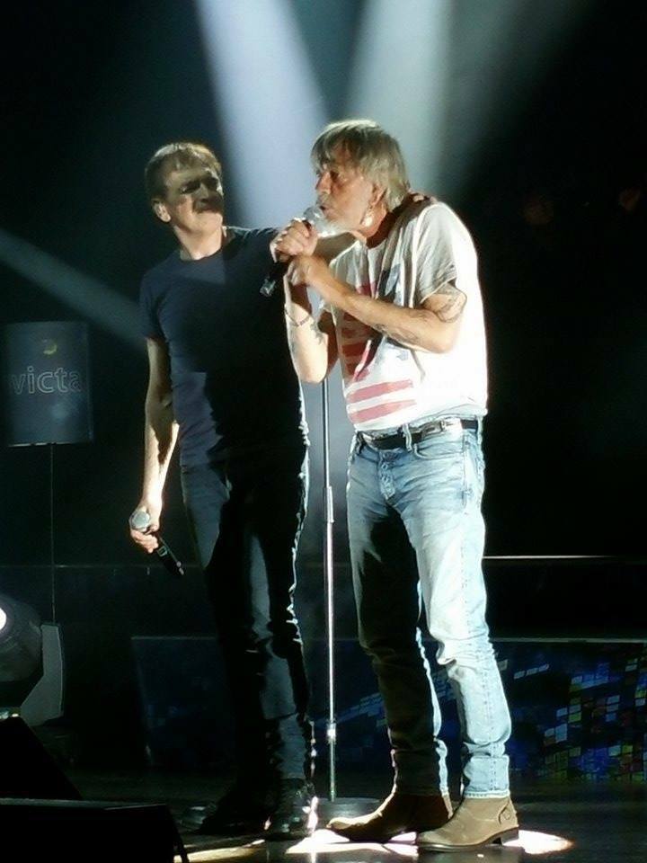Renaud en concert � Lyon avec I Muvrini