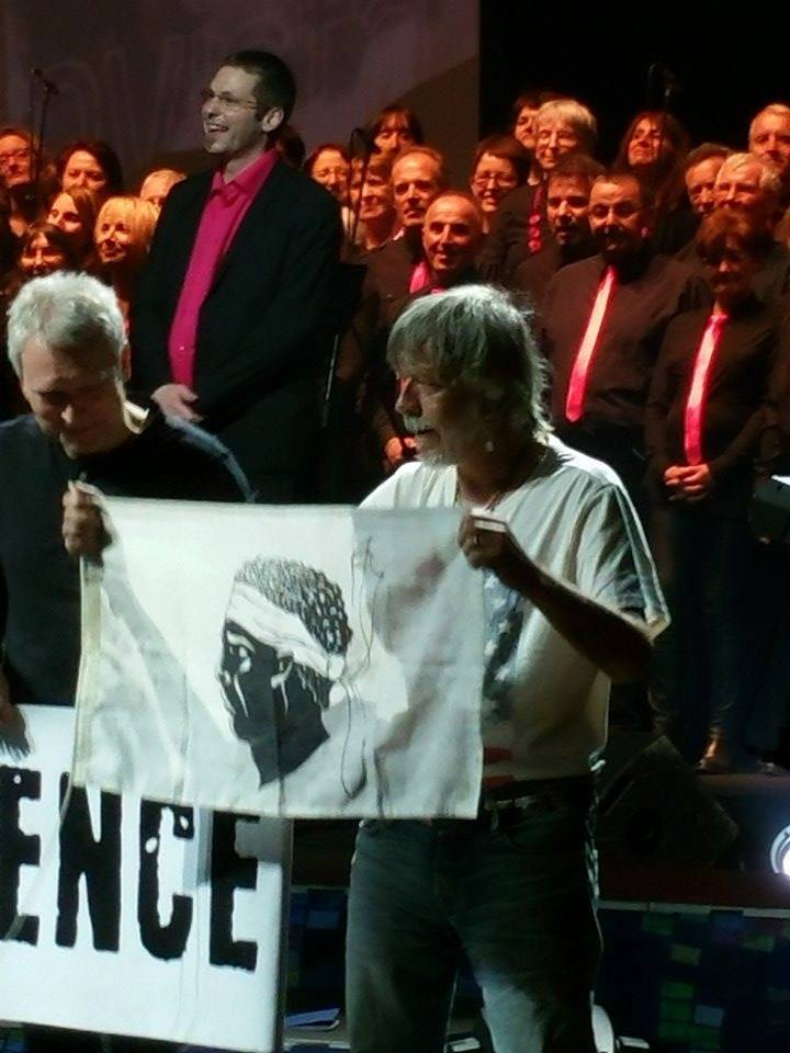 Renaud en concert � Lyon avec I Muvrini