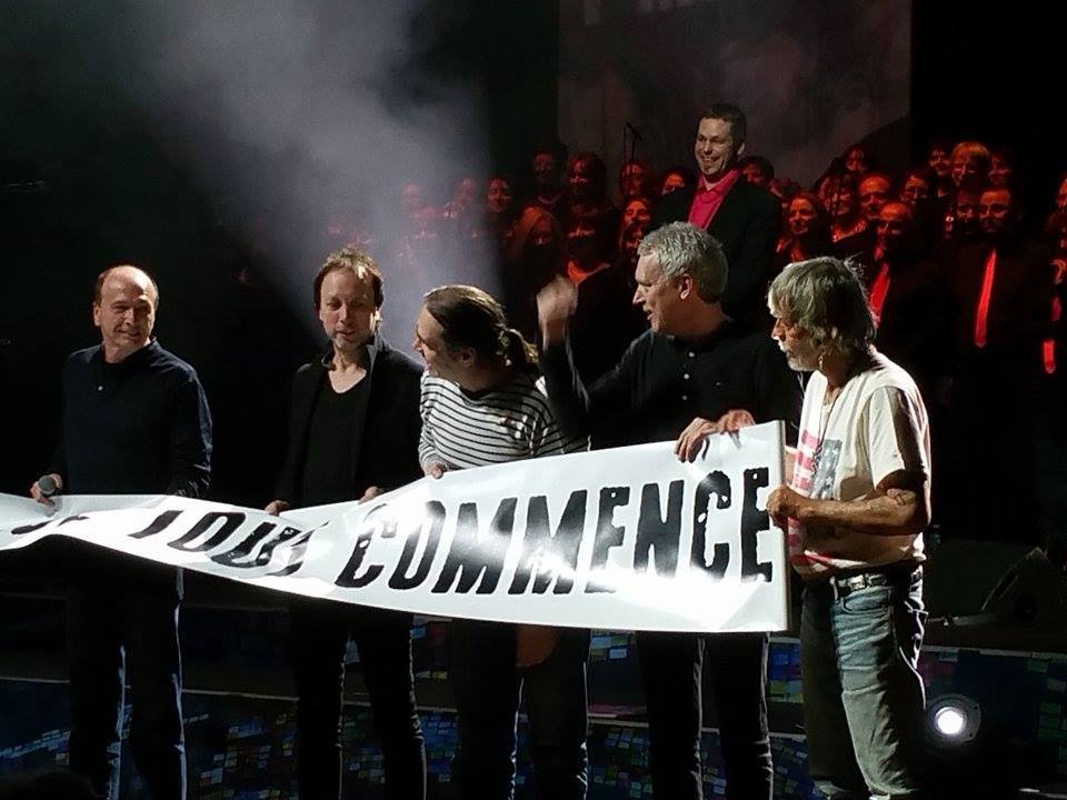 Renaud en concert � Lyon avec I Muvrini